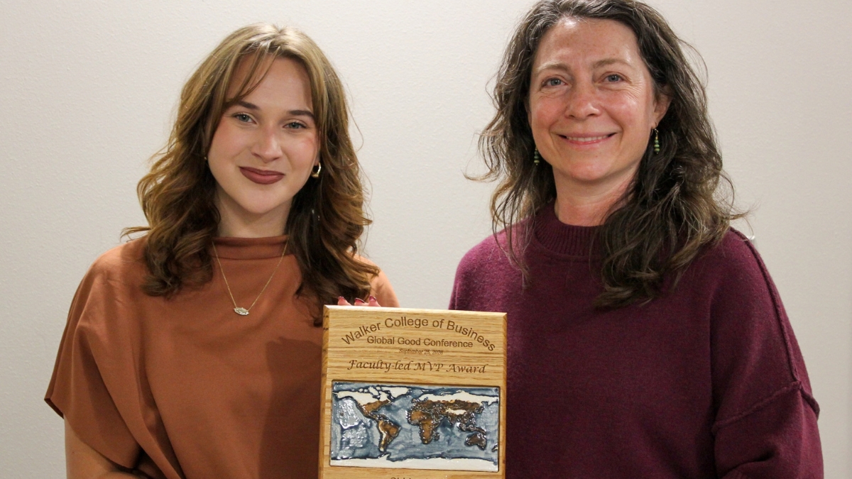 Shirley Morris, Faculty-led Most Valuable Participant Awardee, with Meredith Pipes