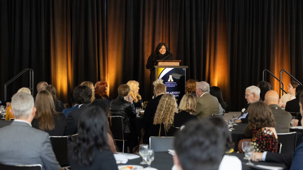 Photo by Chase Reynolds Scholarship recipient Daisy Sierra addresses the audience at the 2025 Walker College of Business Scholarship Reception