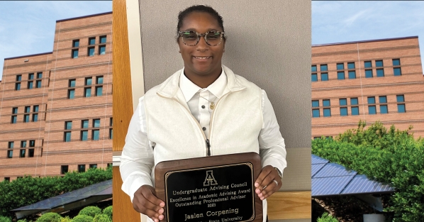 WCOB staff member earns 'excellence in advising' award for 2023