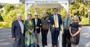 App State Chancellor Sheri Everts, center, with the 2023 members of App State’s Bell Ringers Society. Pictured with Everts, from left to right, are Bob Snead ’55 ’57, Rebecca Eggers-Gryder ’83, Dr. Harvey Durham, J.P. Neri, Bruce Guy and Linda Guy. 